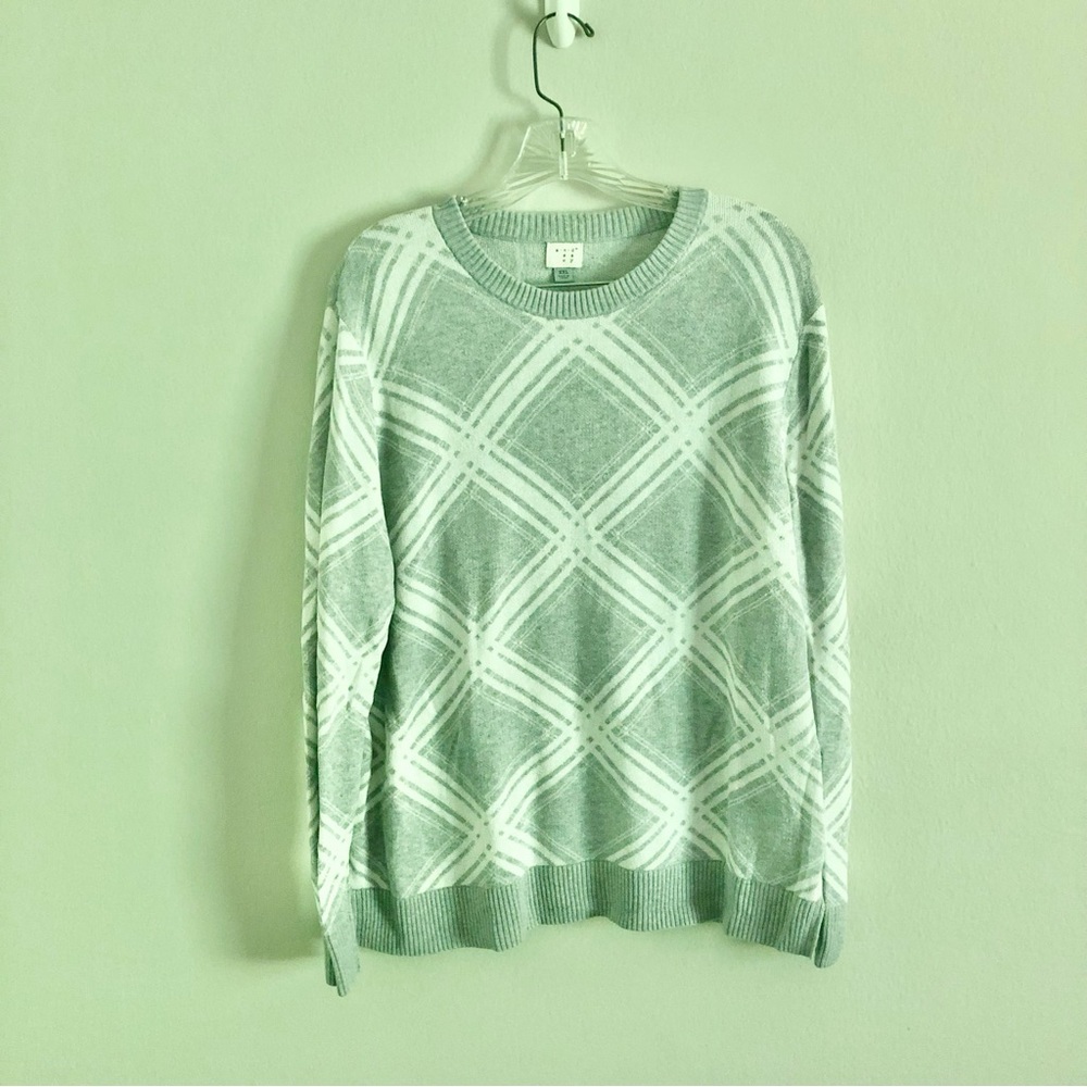 A New Day Plus Size Gray and White Diamond Pattern Sweater